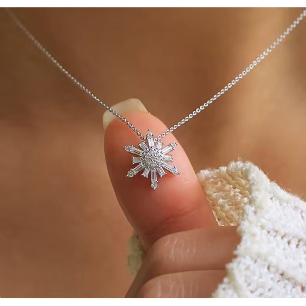 Sparkling Snowflake 14k over silver Pendant Necklace Cubic Zirconia 20in